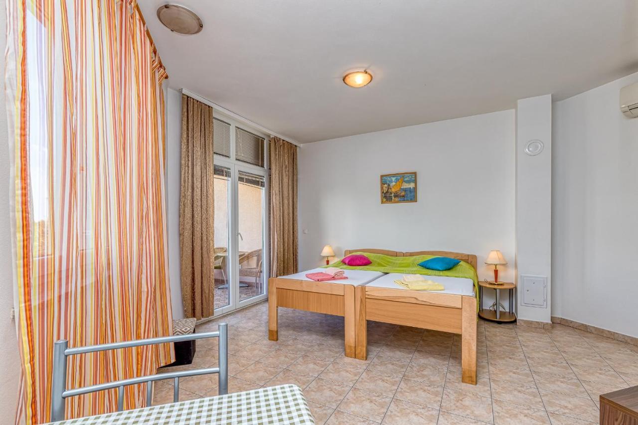 Sunrise Apartament *